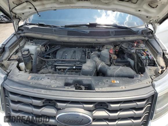 2017 Ford Police Interceptor Utility z VIN 1FM5K8AR5HGA04331, wystawiony jako Copart lot #62316455 z przebiegiem Nie podano mil oraz Czysty tytuł • Clean title. Historia ofert i sprzedaży dostępna na DreamBid. Obrazek 12.
