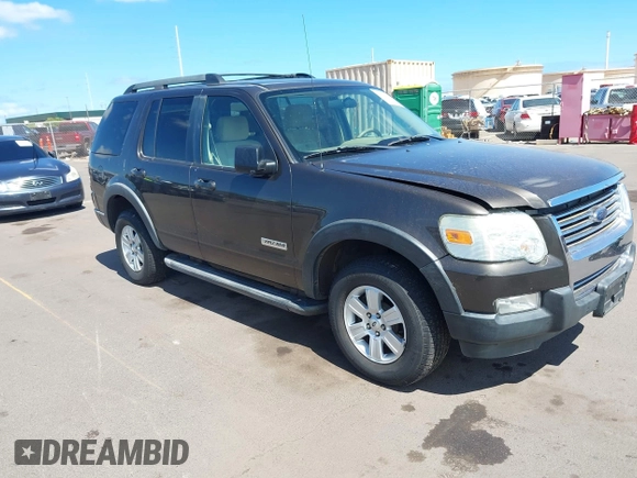 2007 Ford Explorer XLT z VIN 1FMEU63E77UA83607, wystawiony jako IAAI lot #42665029 z przebiegiem 127 542 mil mil oraz . Historia ofert i sprzedaży dostępna na DreamBid. Obrazek 1.