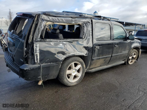 2007 Chevrolet Suburban LT with VIN 1GNFC16087R251053, listed as a Copart auction lot 47995345 with 230,568 mi miles and Salvage Title. Bid and sale history available at carsss.com. Image 3.