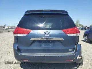 2013 Toyota Sienna XLE с VIN 5TDDK3DC6DS063575, выставлен на аукционе Copart как лот 52725185 с пробегом 125 707 миль миль и Списание • Salvage title. История ставок и продаж доступна на DreamBid. Изображение 6.