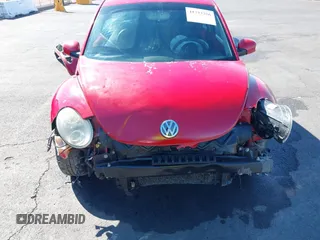 2009 Volkswagen New Beetle Coupe S with VIN 3VWRG31C39M505244, listed as a IAAI auction lot 41733256 with 166,856 mi miles. Bid and sale history available at carsss.com. Image 6.