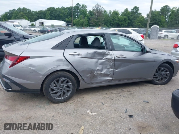 2024 Hyundai Elantra SEL с VIN KMHLM4DG1RU677138, выставлен на аукционе IAAI как лот 42788855 с пробегом 36 696 миль миль и . История ставок и продаж доступна на DreamBid. Изображение 13.