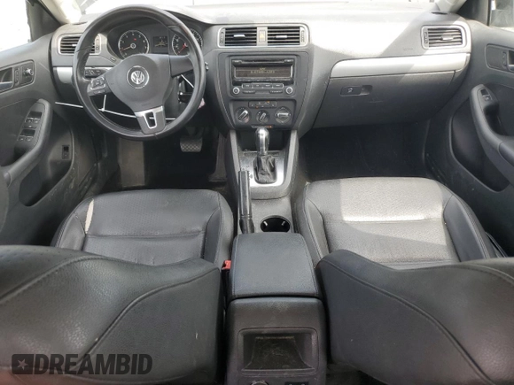 2013 Volkswagen Jetta SE z VIN 3VWDP7AJ5DM437943, wystawiony jako Copart lot #54272175 z przebiegiem 186 081 mil mil oraz Nie do naprawy • Non repairable. Historia ofert i sprzedaży dostępna na DreamBid. Obrazek 8.
