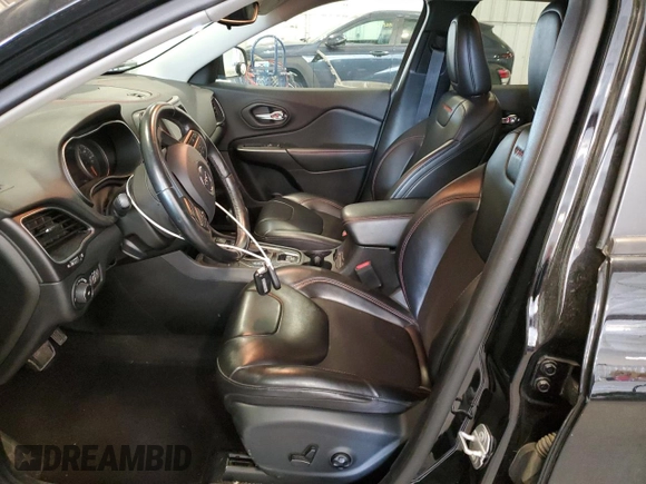 2020 Jeep Cherokee Trailhawk Elite with VIN 1C4PJMBN1LD537646, listed as a Copart auction lot 59890405 with 34,431 mi miles and Salvage title. Bid and sale history available at DreamBid. Image 7.