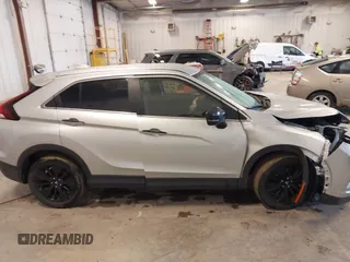 2022 Mitsubishi Eclipse Cross LE z VIN JA4ASVAA7NZ054234, wystawiony jako IAAI lot #42325344 z przebiegiem 36 118 mil mil oraz . Historia ofert i sprzedaży dostępna na DreamBid. Obrazek 12.