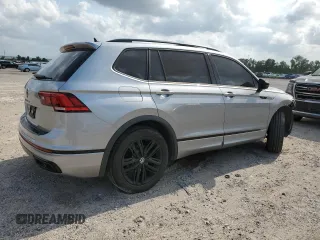 2022 Volkswagen Tiguan SE R-Line Black with VIN 3VVCB7AX6NM140264, listed as a Copart auction lot 55124815 with 28,340 mi miles and Salvage title. Bid and sale history available at DreamBid. Image 3.