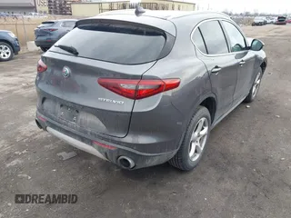 2019 Alfa Romeo Stelvio z VIN ZASPAKAN8K7C40495, wystawiony jako IAAI lot #41693705 z przebiegiem 36 415 mil mil oraz . Historia ofert i sprzedaży dostępna na DreamBid. Obrazek 4.