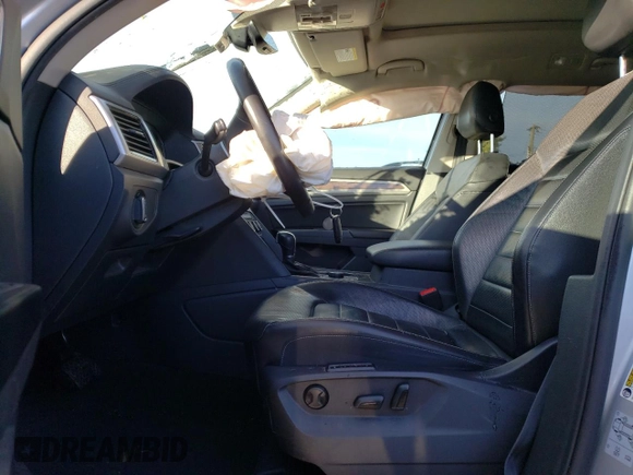 2019 Volkswagen Atlas SEL Premium with VIN 1V2NR2CAXKC582684, listed as a Copart auction lot 83217524 with 127,821 mi miles and Salvage title. Bid and sale history available at DreamBid. Image 7.