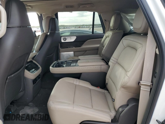 2022 Lincoln Navigator Reserve z VIN 5LMJJ3KT6NEL05029, wystawiony jako Copart lot #86290224 z przebiegiem Nie podano mil oraz Szkoda całkowita • Salvage title. Historia ofert i sprzedaży dostępna na DreamBid. Obrazek 11.
