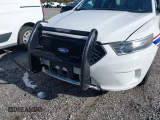 2015 Ford Police Interceptor с VIN 1FAHP2MK8FG121127, выставлен на аукционе IAAI как лот 41351136 с пробегом 176 782 миль миль и . История ставок и продаж доступна на DreamBid. Изображение 6.