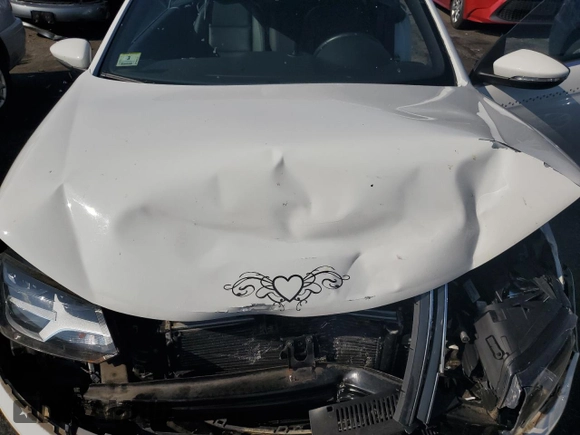 2015 Volkswagen Eos Komfort with VIN WVWBW8AH8FV002701, listed as a Copart auction lot 68676484 with 11,646 mi miles and Salvage Title. Bid and sale history available at DreamBid. Image 11.