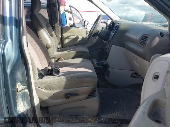2005 Dodge Caravan SXT with VIN 2D4GP44L75R344026, listed as a IAAI auction lot 41722589 with 227,287 mi miles and . Bid and sale history available at carsss.com. Image 5.