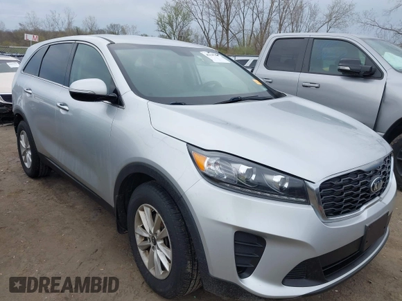 2019 Kia Sorento LX with VIN 5XYPG4A35KG580742, listed as a IAAI auction lot 42064745 with 80,741 mi miles. Bid and sale history available at carsss.com. Image 1.