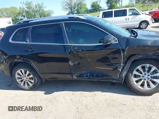 2017 Jeep Cherokee Overland с VIN 1C4PJMJS1HW645039, выставлен на аукционе IAAI как лот 42322935 с пробегом 84 117 миль миль и . История ставок и продаж доступна на DreamBid. Изображение 13.