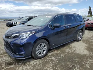 2021 Toyota Sienna XSE with VIN 5TDXSKFC1MS037700, listed as a Copart auction lot 56537175 with 62,411 mi miles and Salvage title. Bid and sale history available at DreamBid. Image 1.