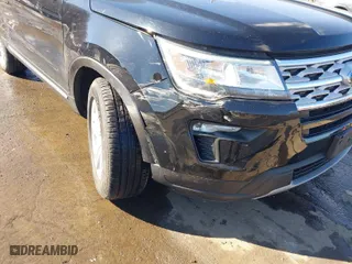 2018 Ford Explorer XLT with VIN 1FM5K8D88JGC89048, listed as a IAAI auction lot 41670425 with 97,498 mi miles. Bid and sale history available at carsss.com. Image 6.