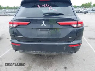 2024 Mitsubishi Outlander SE z VIN JA4J4VA86RZ039124, wystawiony jako IAAI lot #42374808 z przebiegiem 38 484 mil mil oraz . Historia ofert i sprzedaży dostępna na DreamBid. Obrazek 17.