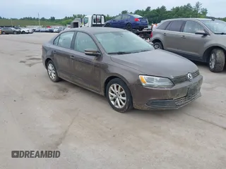 2012 Volkswagen Jetta SE with VIN 3VWDP7AJ7CM072695, listed as a IAAI auction lot 42616264 with 220,296 mi miles and . Bid and sale history available at DreamBid. Image 1.