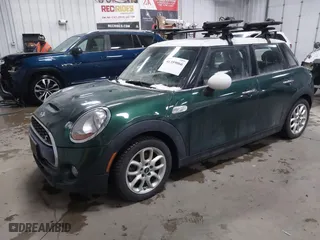 2015 MINI Cooper Hardtop 4 Door S with VIN WMWXU3C55FT892293, listed as a IAAI auction lot 41359066 with 112,704 mi miles. Bid and sale history available at carsss.com. Image 17.