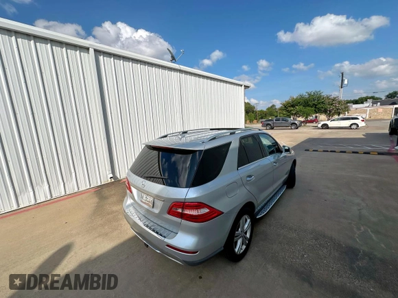 2013 Mercedes-Benz M 350 с VIN 4JGDA5JB0DA215966, выставлен на аукционе Copart как лот 65481645 с пробегом 199 849 миль миль и Чистый • Clean title. История ставок и продаж доступна на DreamBid. Изображение 4.