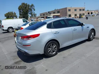 2019 Kia Optima LX z VIN 5XXGT4L34KG340899, wystawiony jako IAAI lot #42445116 z przebiegiem 118 188 mil mil oraz . Historia ofert i sprzedaży dostępna na DreamBid. Obrazek 4.