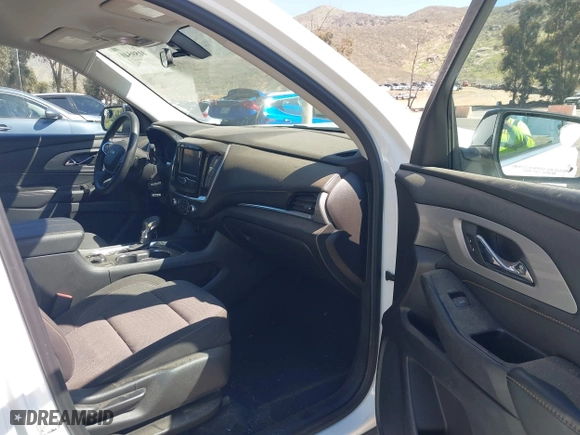 2021 Chevrolet Traverse LS with VIN 1GNERFKW5MJ261535, listed as a IAAI auction lot 41595403 with 60,967 mi miles. Bid and sale history available at carsss.com. Image 5.
