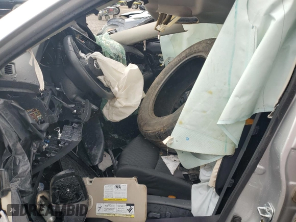 2017 Nissan Rogue SV z VIN KNMAT2MV3HP525943, wystawiony jako Copart lot #67040194 z przebiegiem Nie podano mil oraz Szkoda całkowita • Salvage title. Historia ofert i sprzedaży dostępna na DreamBid. Obrazek 7.