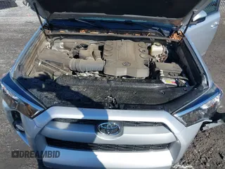 2018 Toyota 4Runner SR5 z VIN JTEBU5JR0J5534168, wystawiony jako IAAI lot #41388835 z przebiegiem 76 064 mil mil oraz . Historia ofert i sprzedaży dostępna na DreamBid. Obrazek 10.