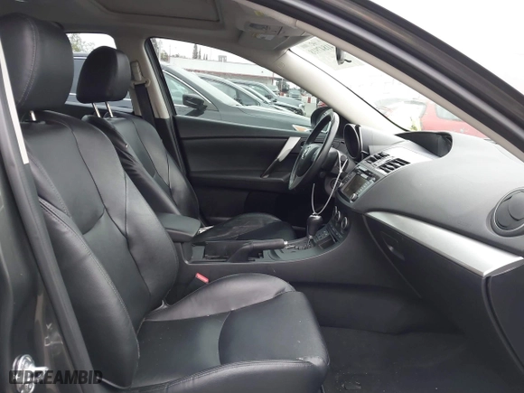 2013 Mazda Mazda3 i Grand Touring with VIN JM1BL1WP9D1758445, listed as a IAAI auction lot 41847918 with 140,833 mi miles. Bid and sale history available at carsss.com. Image 5.