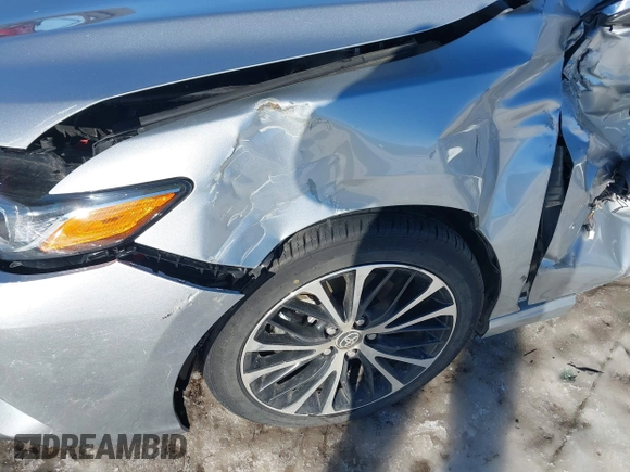 2020 Toyota Camry SE z VIN 4T1G11BK0LU016837, wystawiony jako IAAI lot #41313586 z przebiegiem Nie podano mil oraz . Historia ofert i sprzedaży dostępna na DreamBid. Obrazek 18.