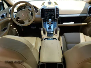 2014 Porsche Cayenne GTS с VIN WP1AD2A27ELA70118, выставлен на аукционе Copart как лот 56405945 с пробегом 179 529 миль миль и Списание • Salvage title. История ставок и продаж доступна на DreamBid. Изображение 8.