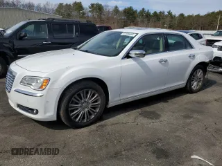 2011 Chrysler 300 C z VIN 2C3CK6CT1BH612274, wystawiony jako Copart lot #47928685 z przebiegiem 135 928 mil mil oraz Szkoda całkowita • Salvage title. Historia ofert i sprzedaży dostępna na DreamBid. Obrazek 1.