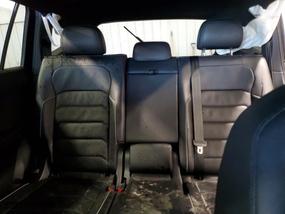 2020 Volkswagen Tiguan SEL Premium R-Line with VIN 3VV4B7AX5LM003382, listed as a Copart auction lot 46403255 with 28,355 mi miles and Salvage Title. Bid and sale history available at carsss.com. Image 10.