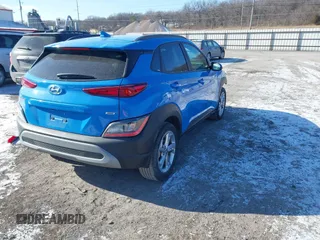 2022 Hyundai Kona SEL with VIN KM8K6CAB1NU804909, listed as a IAAI auction lot 41321862 with 20,091 mi miles. Bid and sale history available at carsss.com. Image 4.
