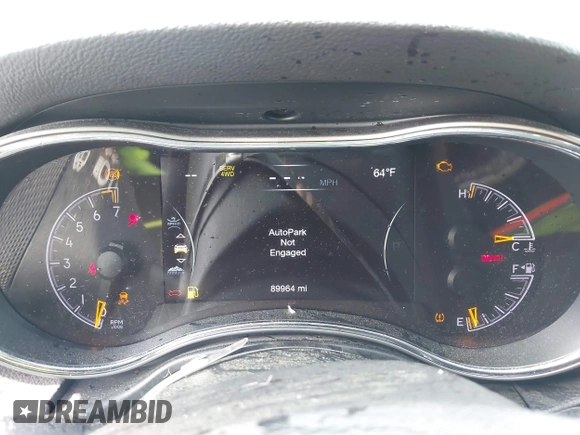 2020 Jeep Grand Cherokee Limited X z VIN 1C4RJFBG9LC197187, wystawiony jako IAAI lot #41993103 z przebiegiem 89 964 mil mil oraz . Historia ofert i sprzedaży dostępna na DreamBid. Obrazek 7.