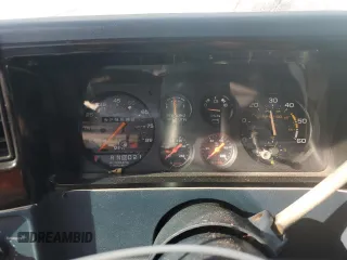 1987 Chevrolet El Camino z VIN 3GCCW80Z9HS905561, wystawiony jako Copart lot #75401604 z przebiegiem 32 958 mil mil oraz Szkody całkowita. Historia ofert i sprzedaży dostępna na DreamBid. Obrazek 9.