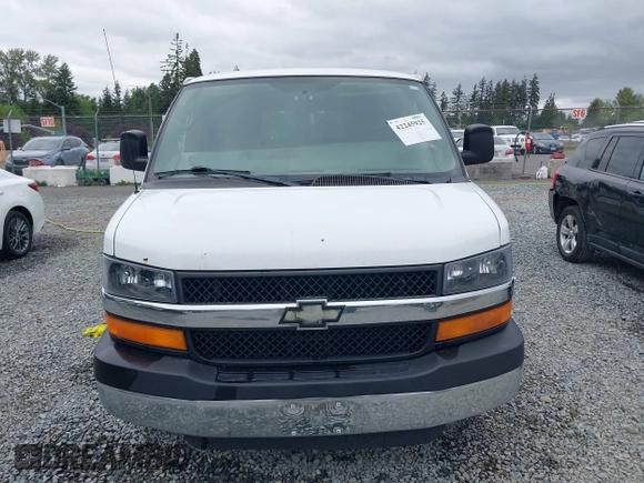 2007 Chevrolet Express Passenger z VIN 1GAHG39U671193189, wystawiony jako IAAI lot #42245925 z przebiegiem 234 555 mil mil oraz . Historia ofert i sprzedaży dostępna na DreamBid. Obrazek 12.