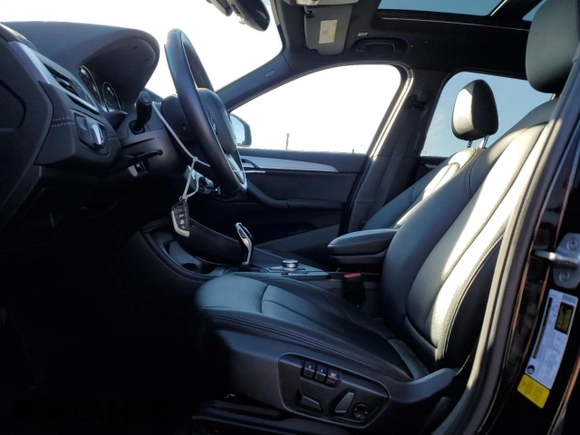 2021 BMW X1 sDrive28i with VIN WBXJG7C03M5T10112, listed as a Copart auction lot 49386695 with 46,869 mi miles and Salvage Title. Bid and sale history available at DreamBid. Image 7.