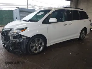 2015 Toyota Sienna SE with VIN 5TDXK3DC1FS528070, listed as a IAAI auction lot 41780191 with 117,488 mi miles. Bid and sale history available at carsss.com. Image 2.