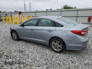 2017 Hyundai Sonata 2.4L z VIN 5NPE24AF3HH464683, wystawiony jako Copart lot #57812815 z przebiegiem 123 219 mil mil oraz Czysty tytuł • Clean title. Historia ofert i sprzedaży dostępna na DreamBid. Obrazek 2.