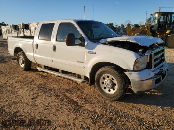 2006 Ford Super Duty F-250 XL with VIN 1FTSW20P36EA38110, listed as a Copart auction lot 83689684 with 0 mi miles and Salvage Title. Bid and sale history available at carsss.com. Image 4.