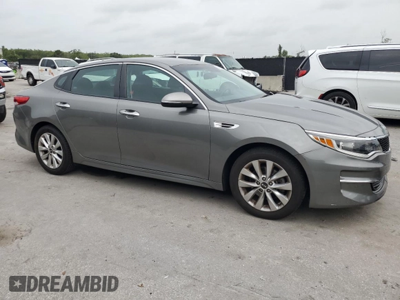 2017 Kia Optima LX z VIN 5XXGT4L34HG165031, wystawiony jako Copart lot #59993375 z przebiegiem 115 671 mil mil oraz Czysty tytuł • Clean title. Historia ofert i sprzedaży dostępna na DreamBid. Obrazek 4.
