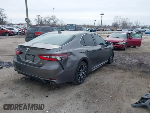 2021 Toyota Camry SE Nightshade with VIN 4T1G11AK0MU524308, listed as a IAAI auction lot 41654202 with 117,897 mi miles. Bid and sale history available at carsss.com. Image 4.