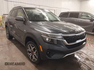 2021 Kia Seltos S with VIN KNDEUCA20M7133947, listed as a IAAI auction lot 41333131 with 28,106 mi miles. Bid and sale history available at carsss.com. Image 1.