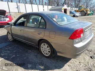 2005 Honda Civic LX with VIN 2HGES16545H550184, listed as a IAAI auction lot 41763026 with 88,188 mi miles and . Bid and sale history available at DreamBid. Image 3.