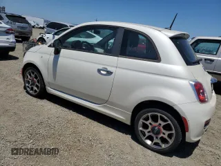 2012 FIAT 500 Sport z VIN 3C3CFFBR9CT340608, wystawiony jako Copart lot #60351725 z przebiegiem 43 462 mil mil oraz Czysty tytuł • Clean title. Historia ofert i sprzedaży dostępna na DreamBid. Obrazek 2.