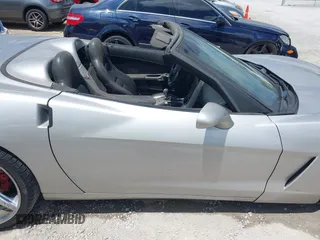 2005 Chevrolet Corvette with VIN 1G1YY34U055128686, listed as a IAAI auction lot 42035318 with 1 mi miles. Bid and sale history available at carsss.com. Image 12.