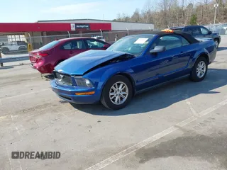 2008 Ford Mustang Deluxe with VIN 1ZVHT84N685193538, listed as a IAAI auction lot 41900065 with 132,208 mi miles and . Bid and sale history available at carsss.com. Image 2.