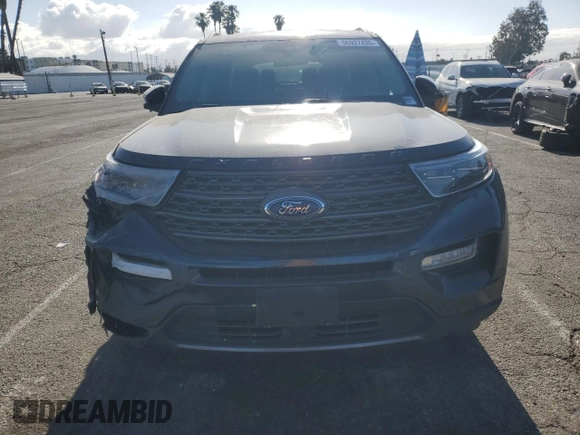 2022 Ford Explorer XLT z VIN 1FMSK7DH9NGA99049, wystawiony jako Copart lot #56937435 z przebiegiem 59 512 mil mil oraz Szkoda całkowita • Salvage title. Historia ofert i sprzedaży dostępna na DreamBid. Obrazek 5.