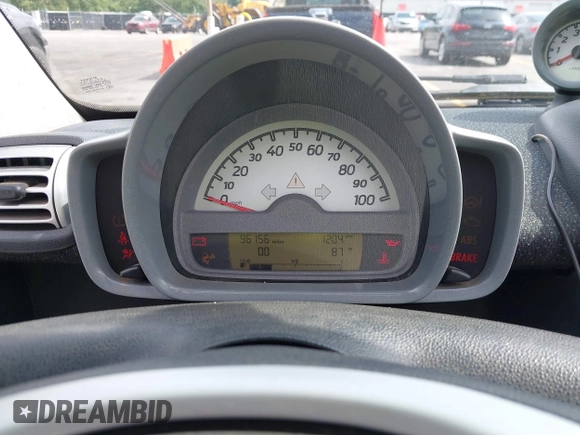 2009 Smart fortwo Passion with VIN WMEEK31XX9K299061, listed as a IAAI auction lot 42190127 with 96,156 mi miles. Bid and sale history available at carsss.com. Image 7.